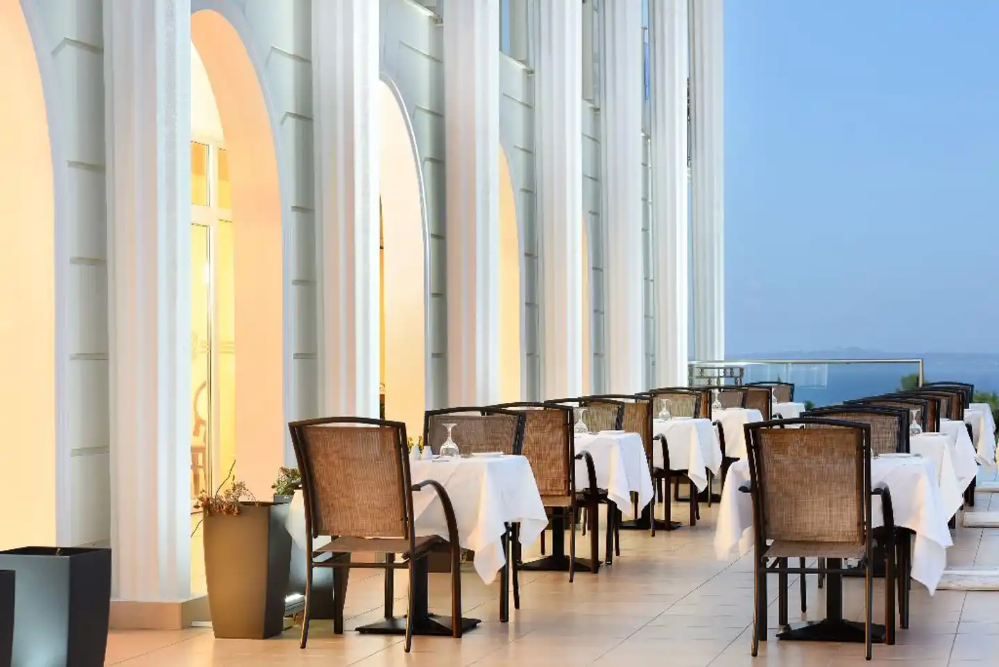 Avalon Palace Hotel Restaurant