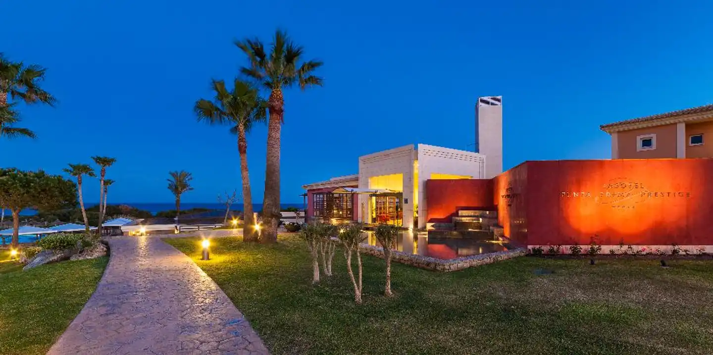 Insotel Punta Prima Prestige Suites & Spa Aussenansicht