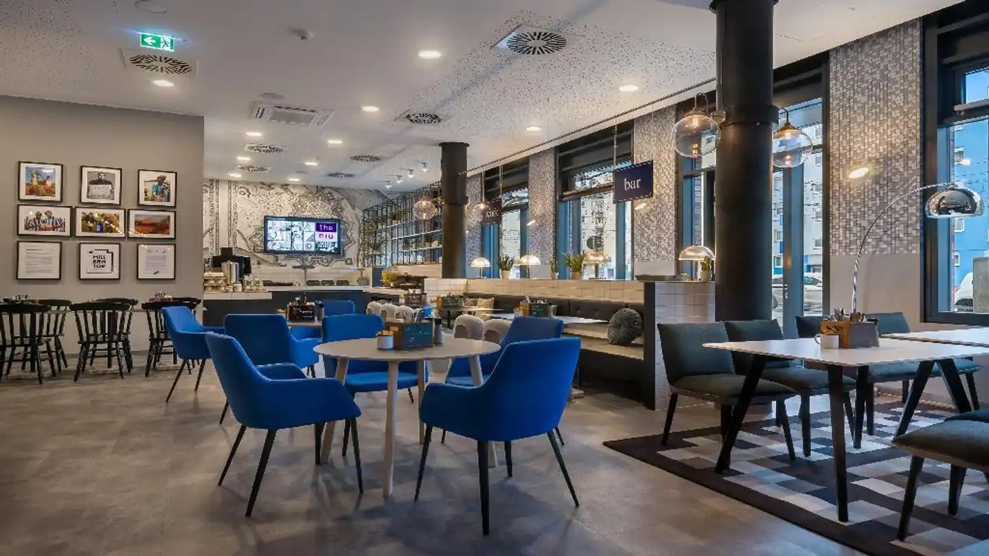 the niu Square Bar