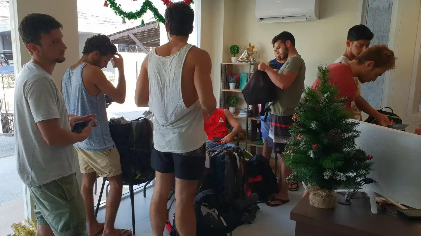 Top Hostel Samui. Personen