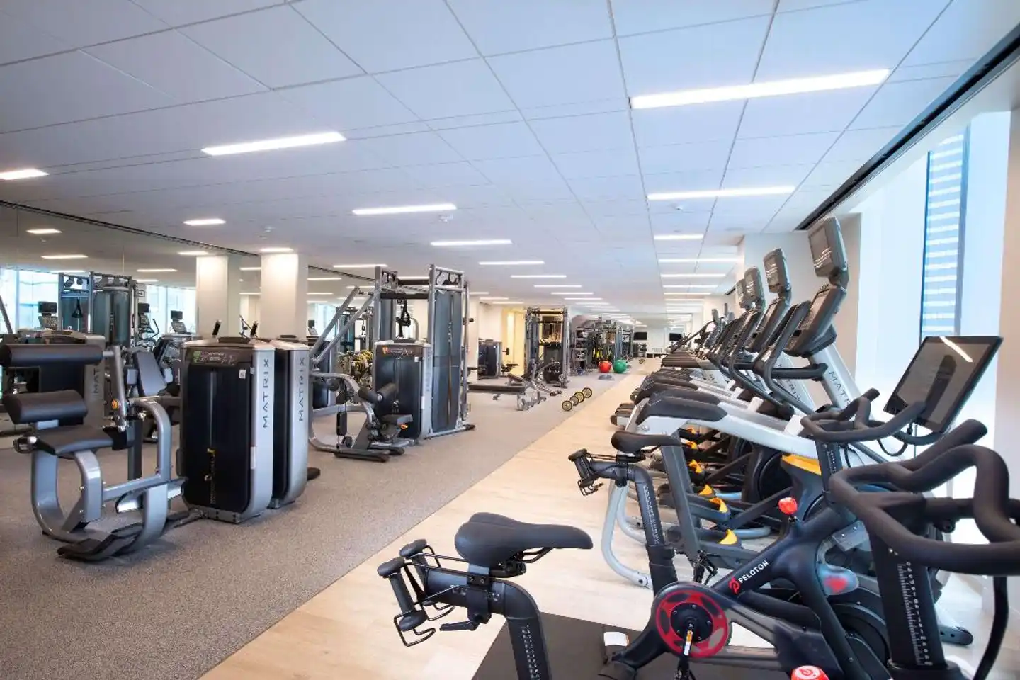 HALL Arts Hotel Sport und Entertainment