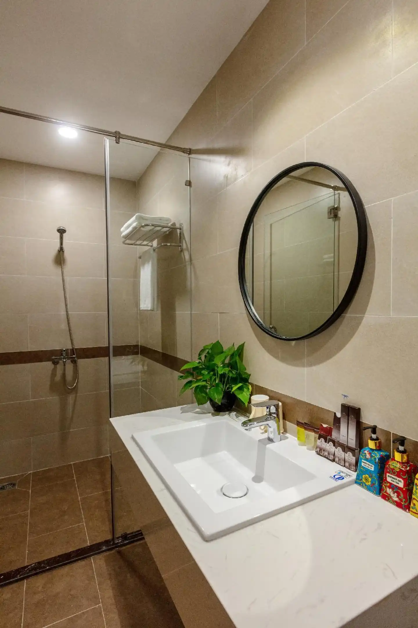Dai Nam Sai Gon Hotel Badezimmer