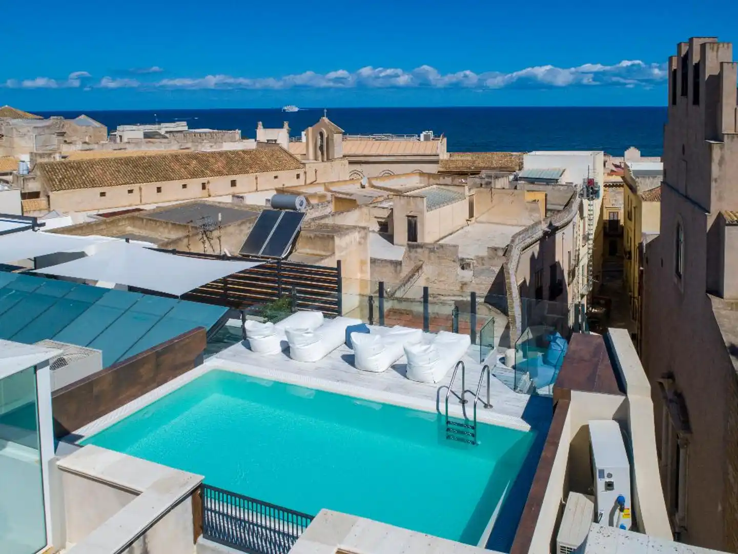 Azzoli Trapani - Apartments & Skypool Pool