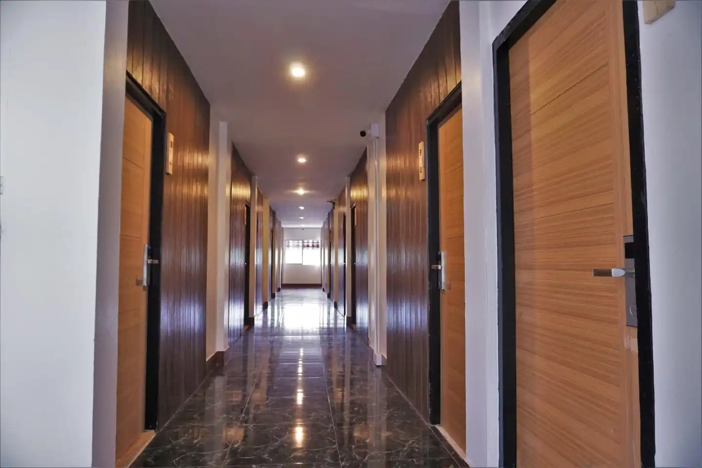 7 House Lobby