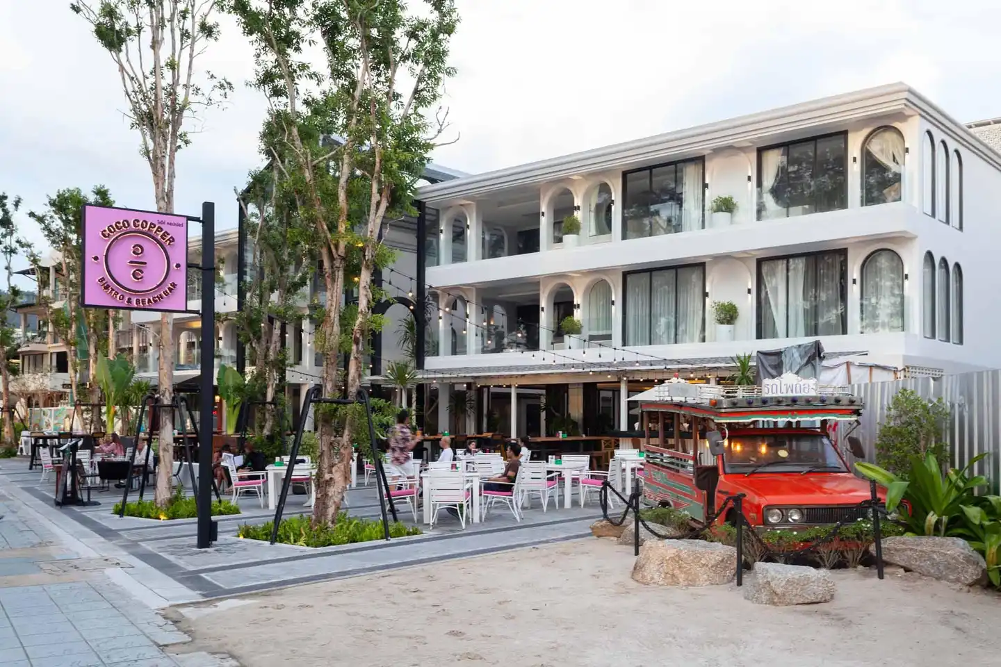 Anona Beachfront Phuket Resort Aussenansicht