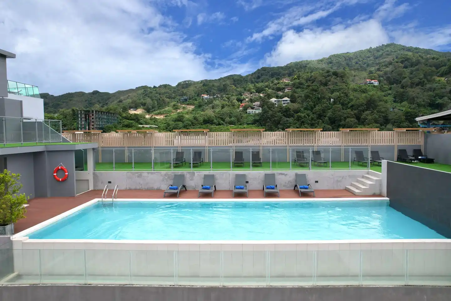 Grace Patong Hotel Pool
