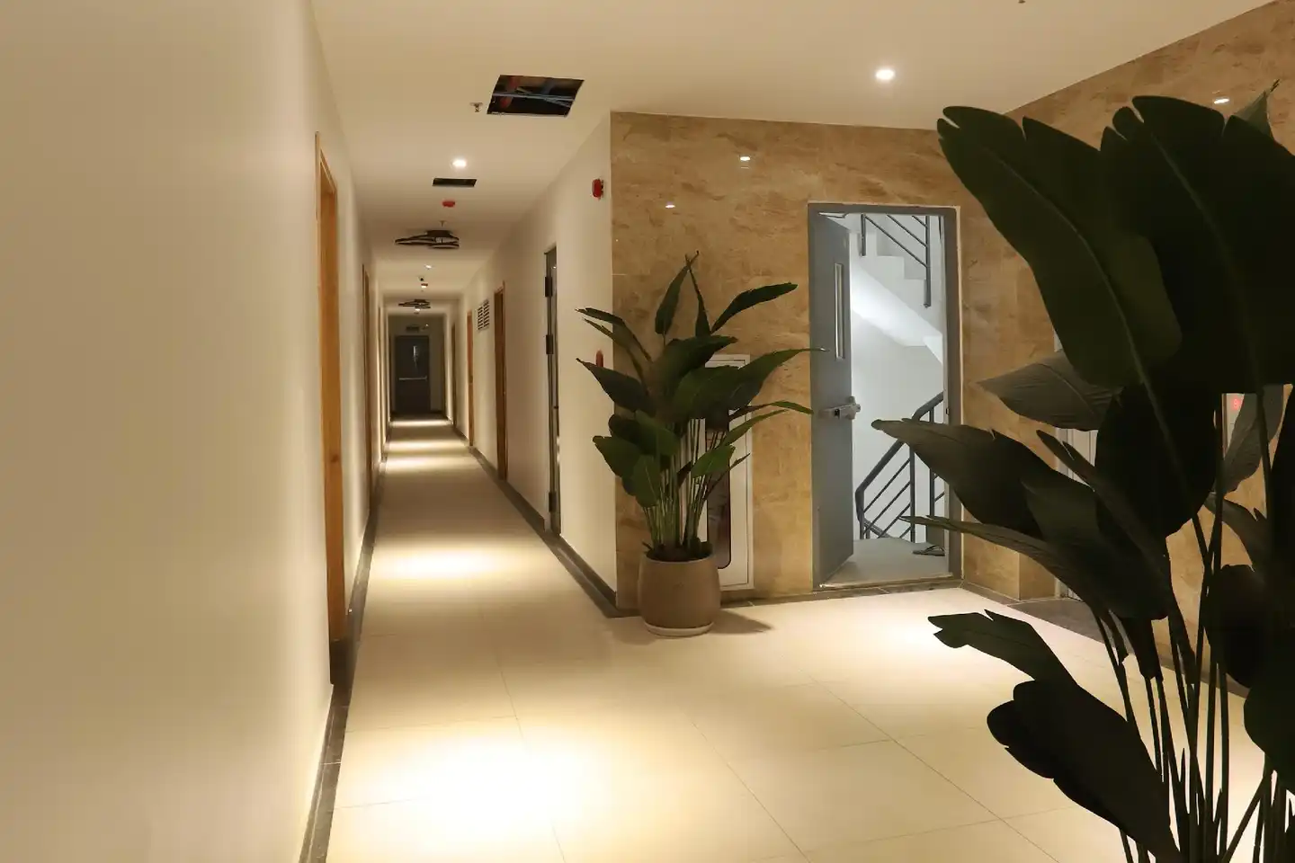 Lanura Apartments and Hotel Lobby