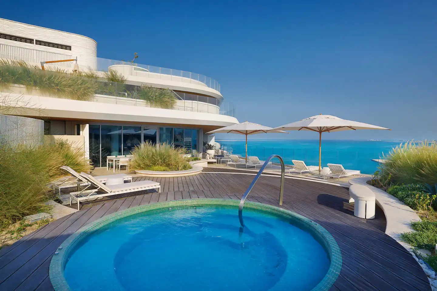 Waldorf Astoria Lusail, Doha Pool
