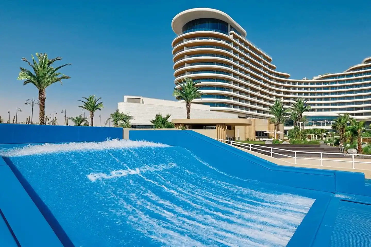 Waldorf Astoria Lusail, Doha Pool