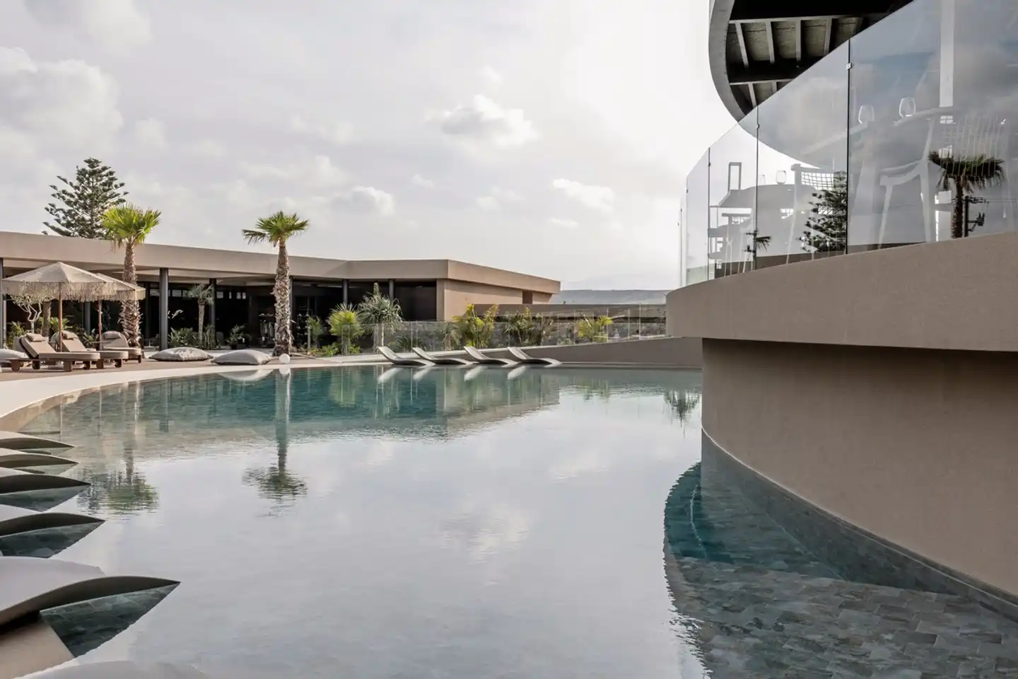 Pnoe Breathing Life Pool