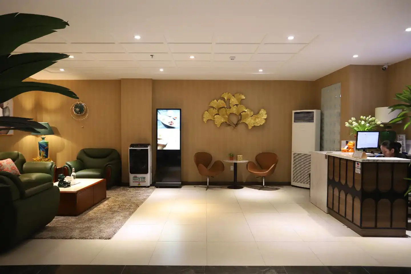 Lanura Apartments and Hotel Lobby