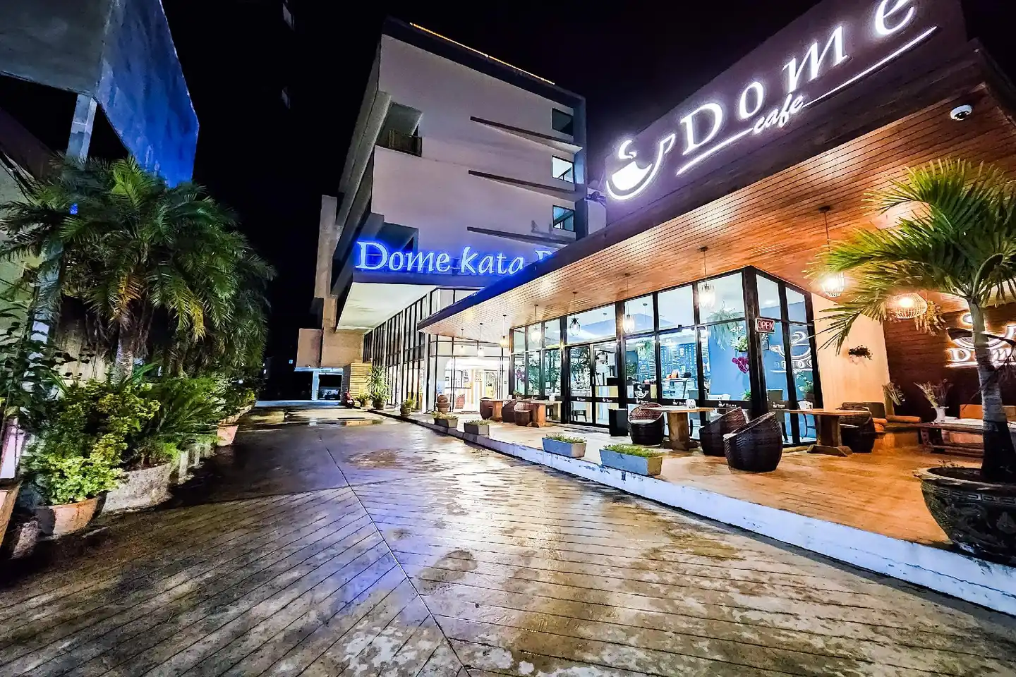 Dome Kata Resort Aussenansicht