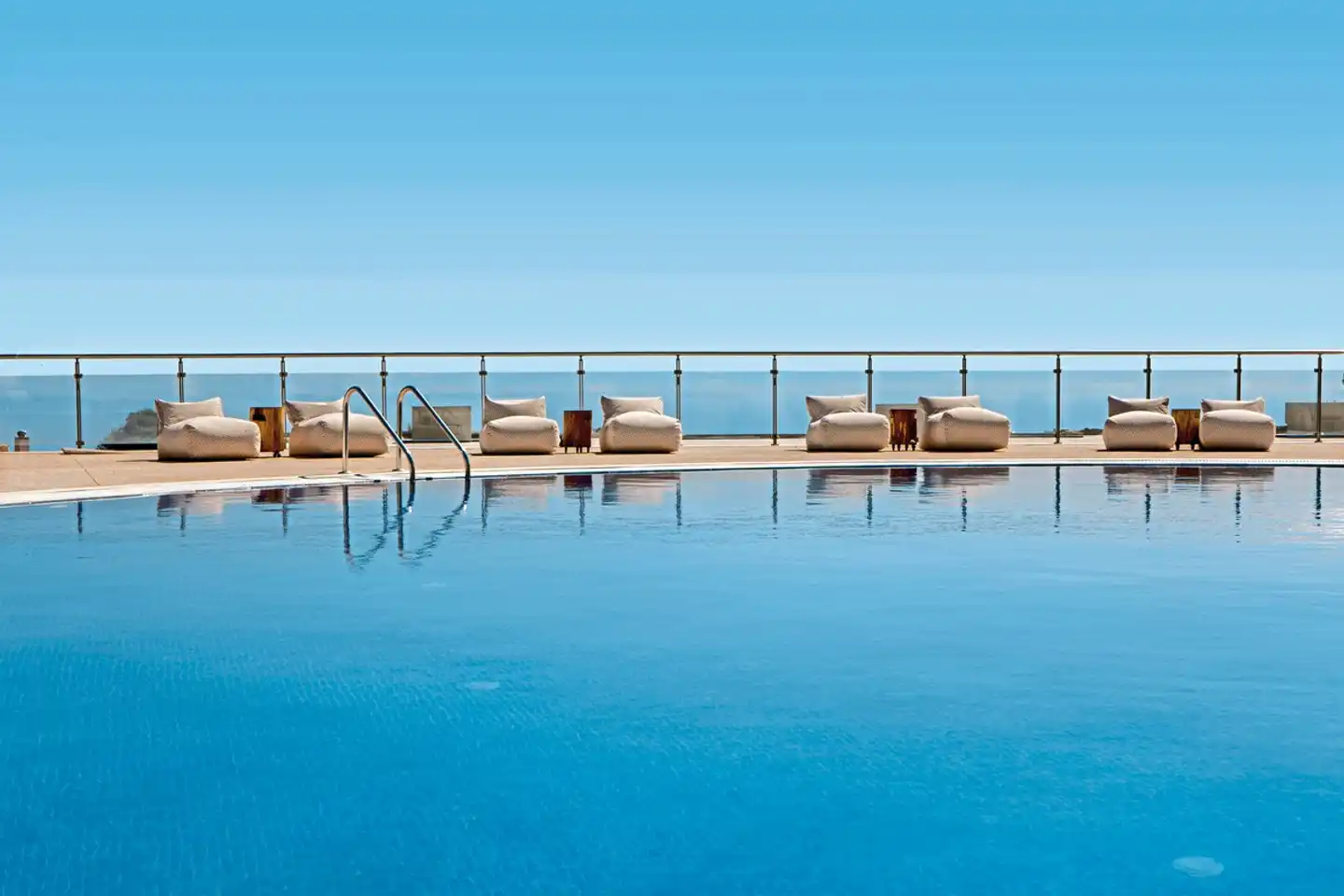 Ajul Luxury Hotel & Spa Resort Pool