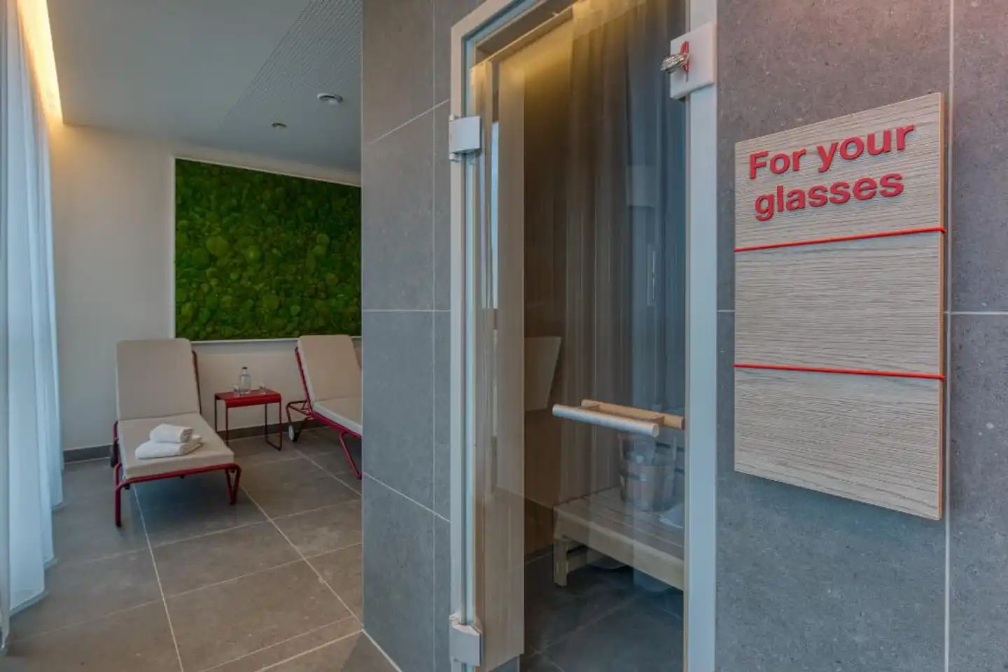 IntercityHotel Berlin Airport BER Badezimmer