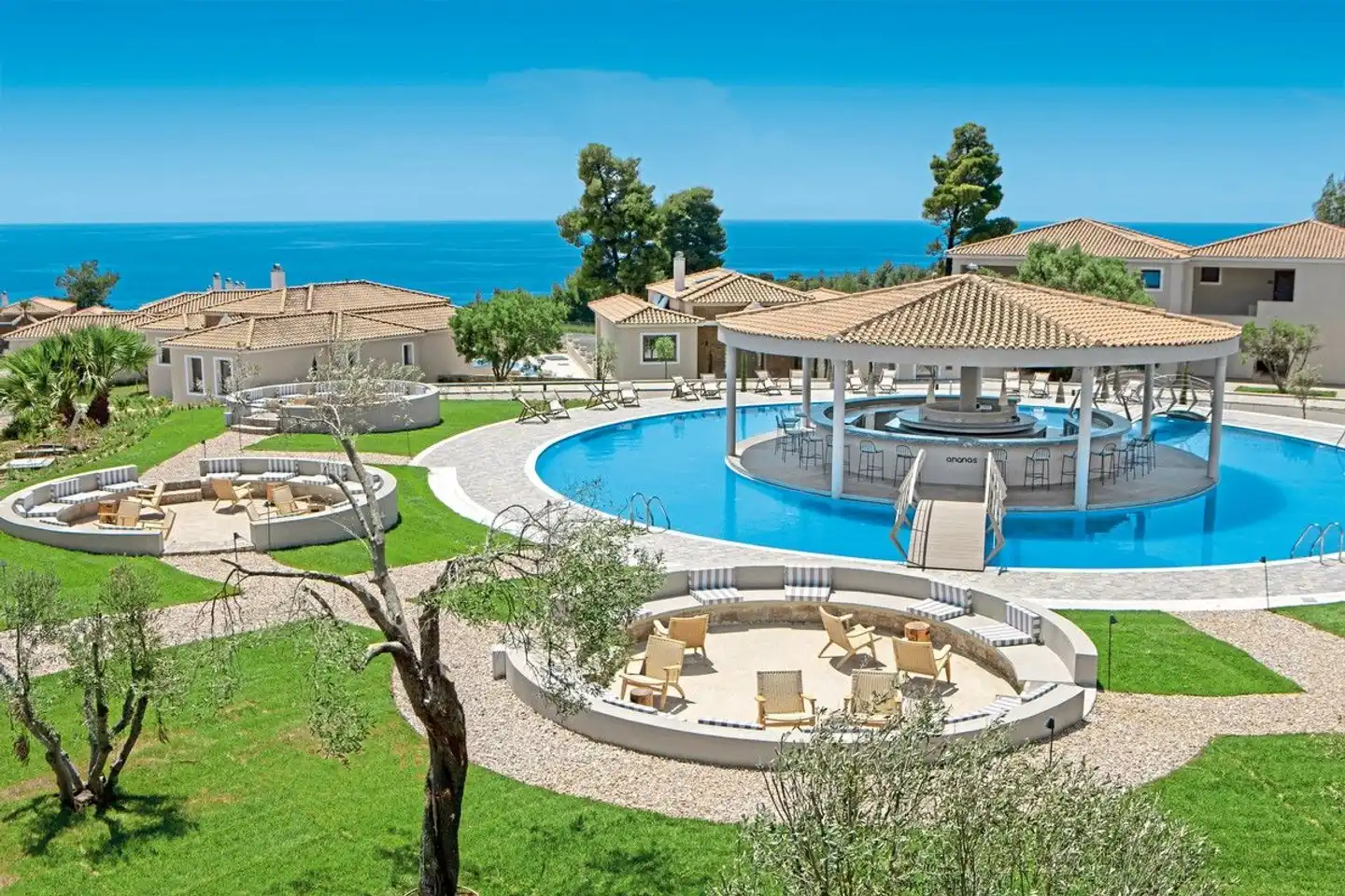 Ajul Luxury Hotel & Spa Resort Pool