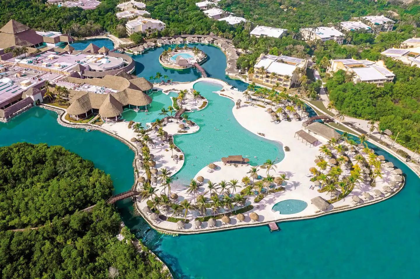 Family Selection at Grand Palladium Kantenah Resort & Spa Aussenansicht