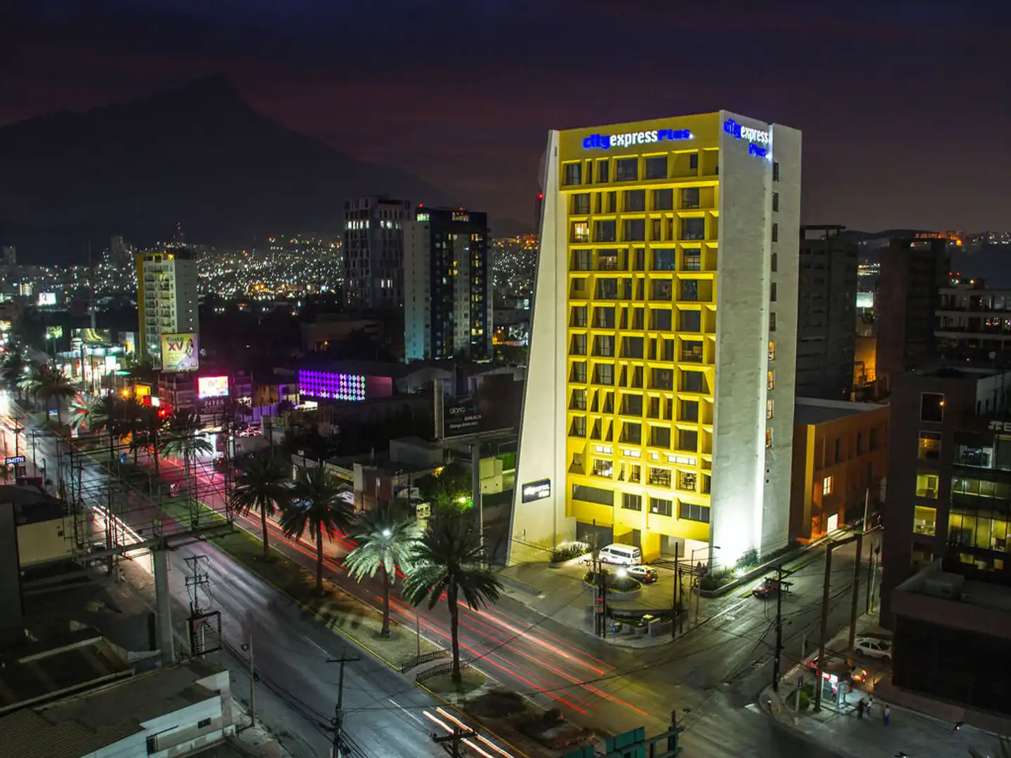 City Express Plus Monterrey San Jeronimo Aussenansicht