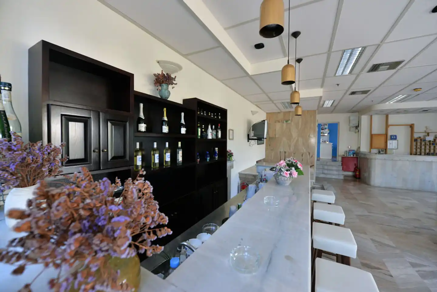 Hotel Anna Apartments Lobby