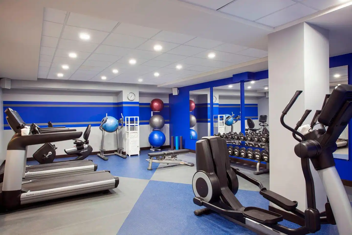 Four Points by Sheraton Manhattan Midtown West Sport und Entertainment