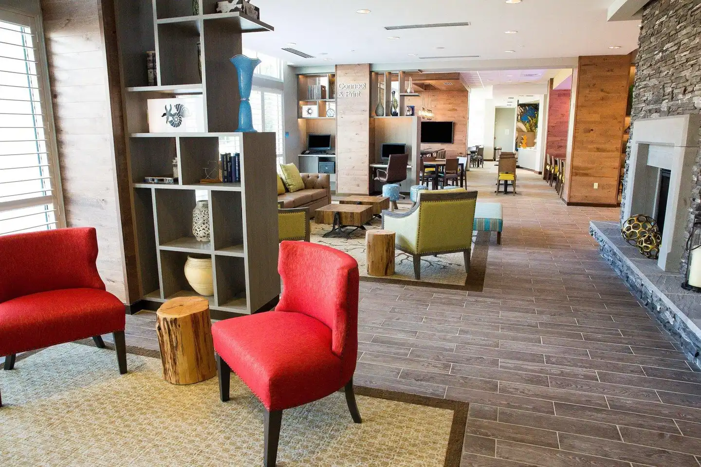 Fairfield Inn & Suites by Marriott Savannah Midtown Lobby
