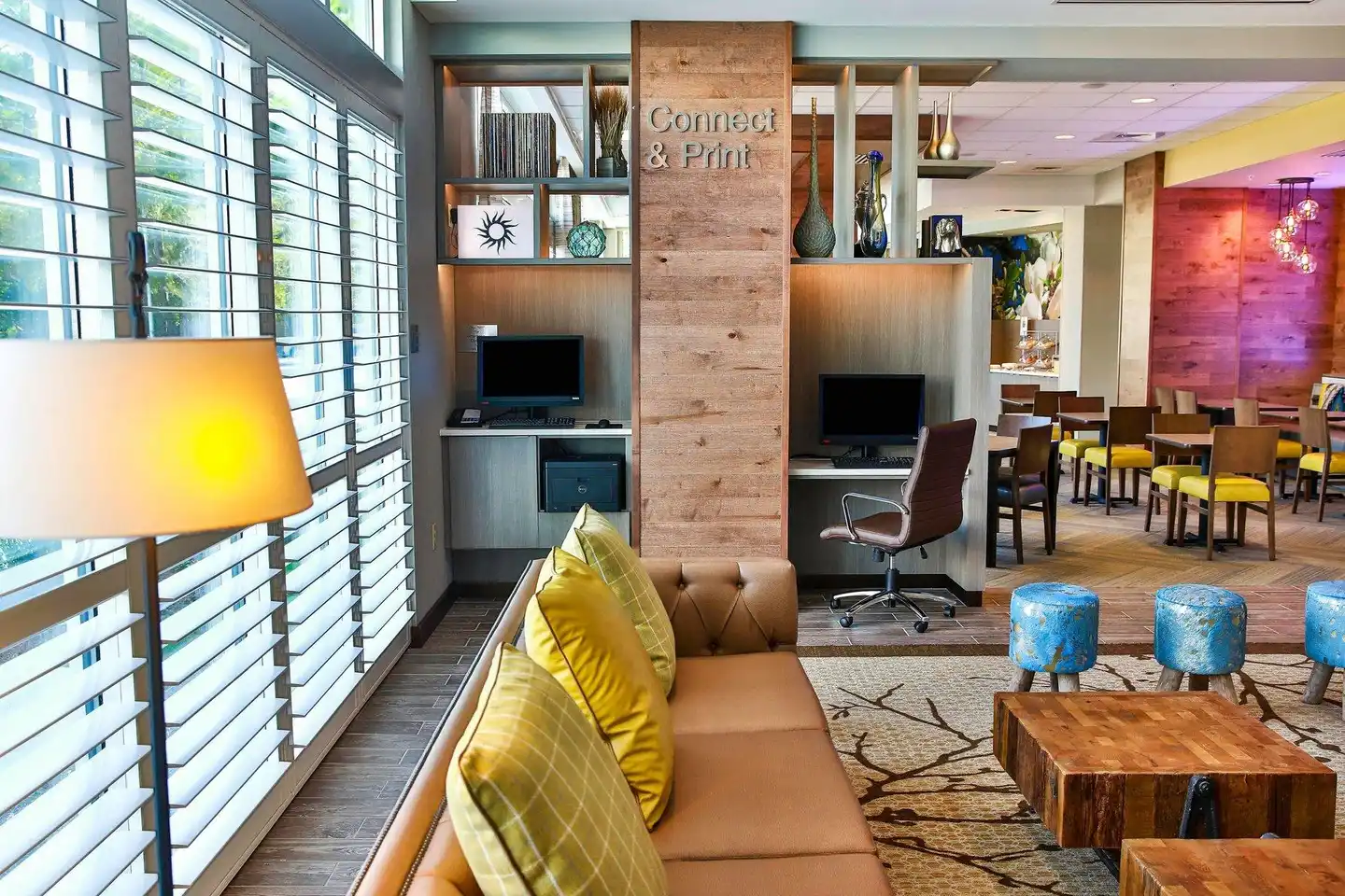 Fairfield Inn & Suites by Marriott Savannah Midtown Lobby