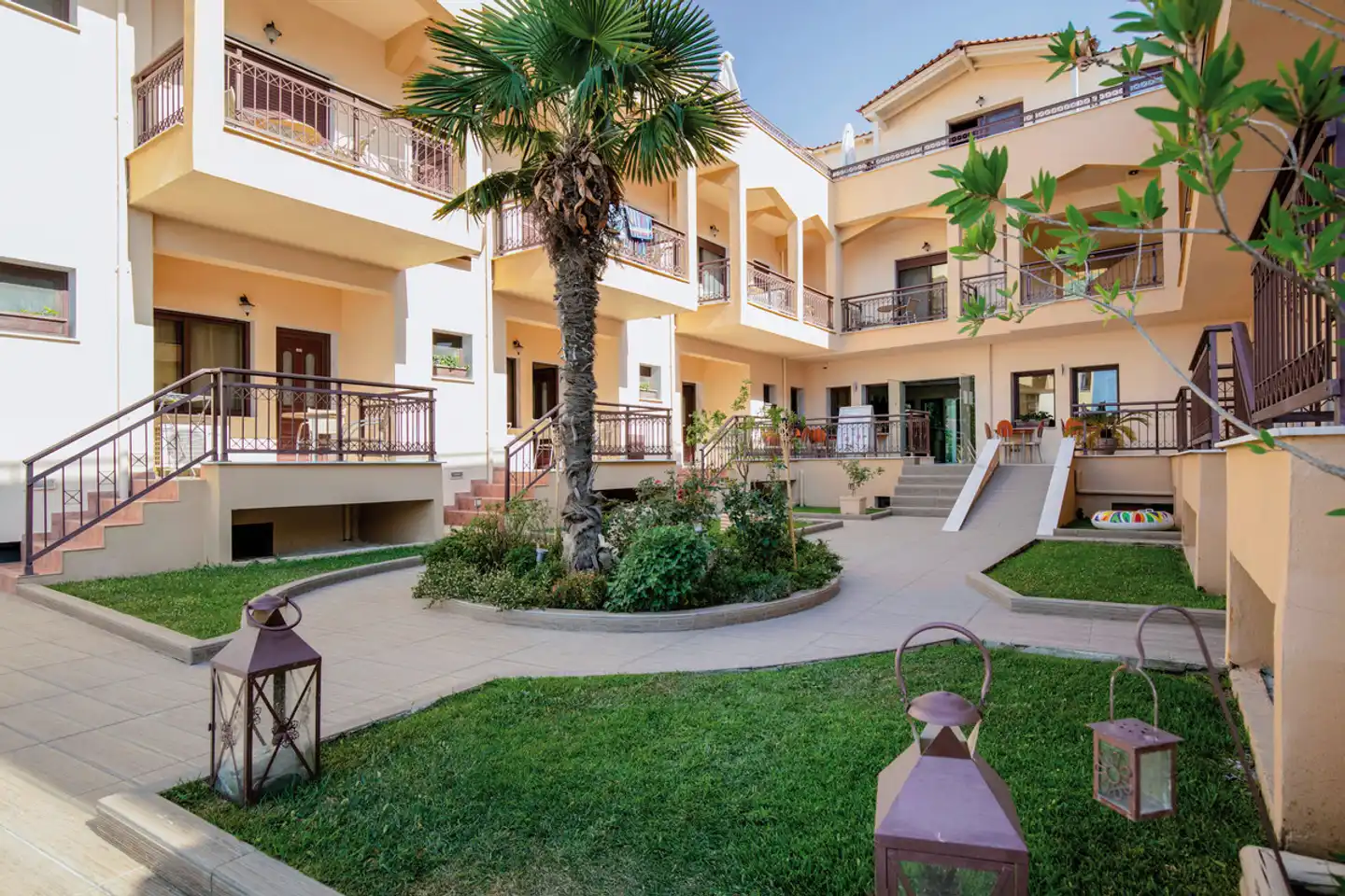 Mediterranean Beach Hotel Aussenansicht