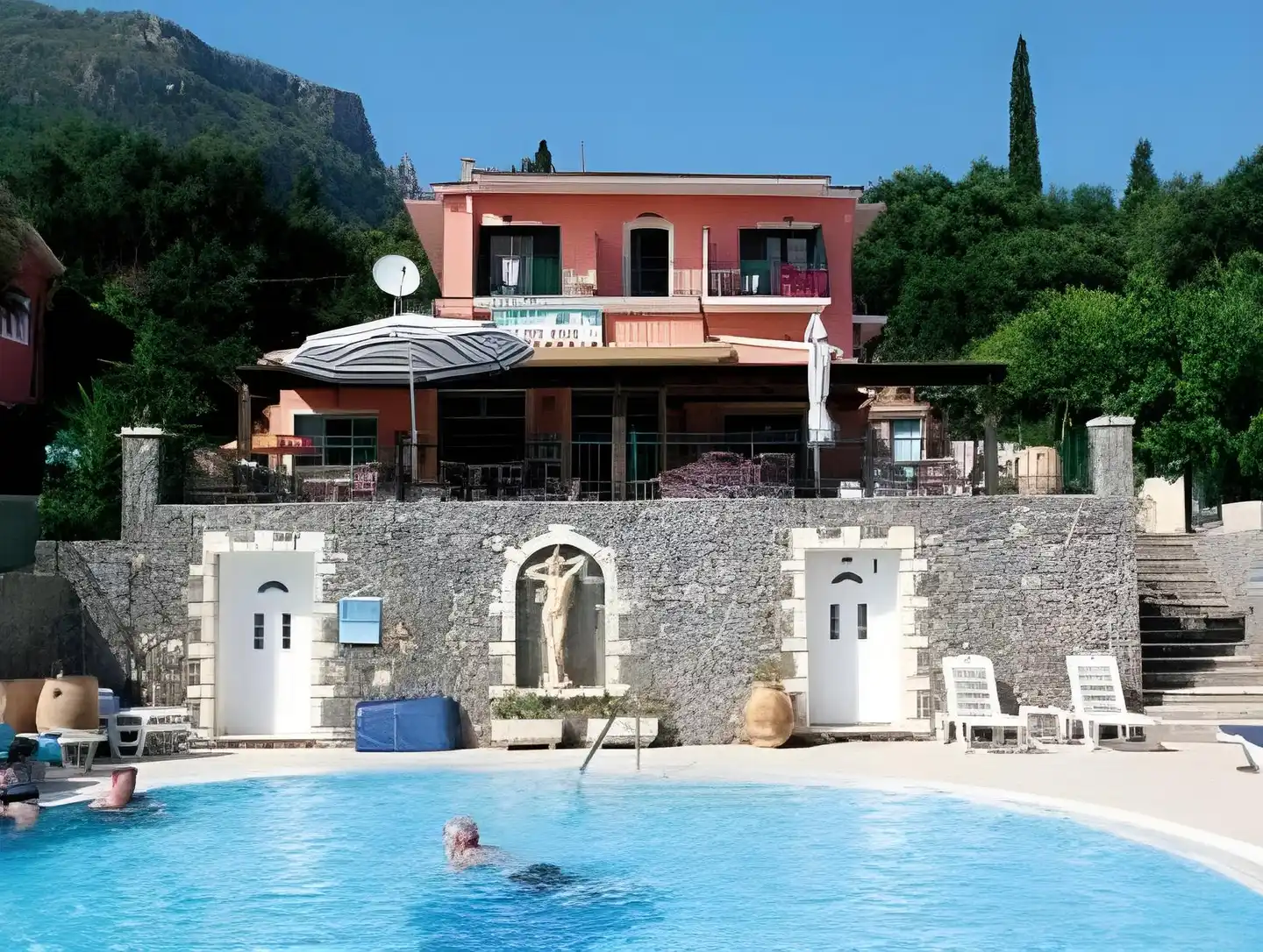 Paleo Inn Pool