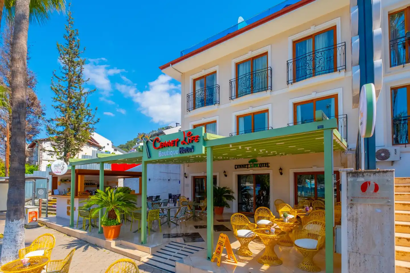Cennet Life Otel Terrasse