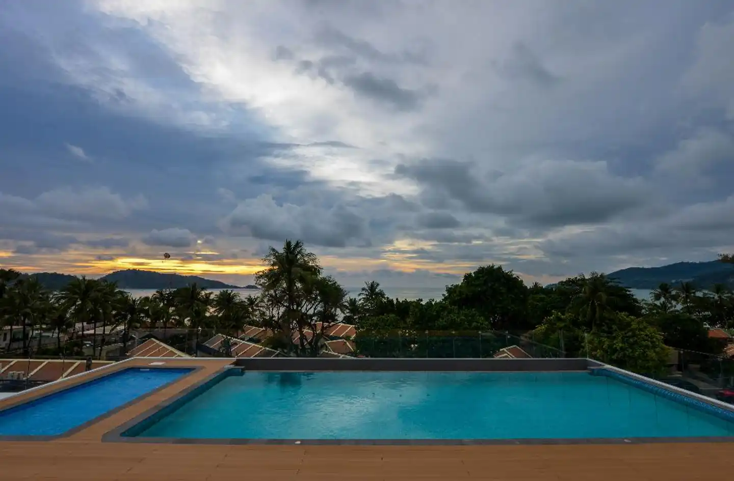 Clarian Hotel Beach Patong Pool