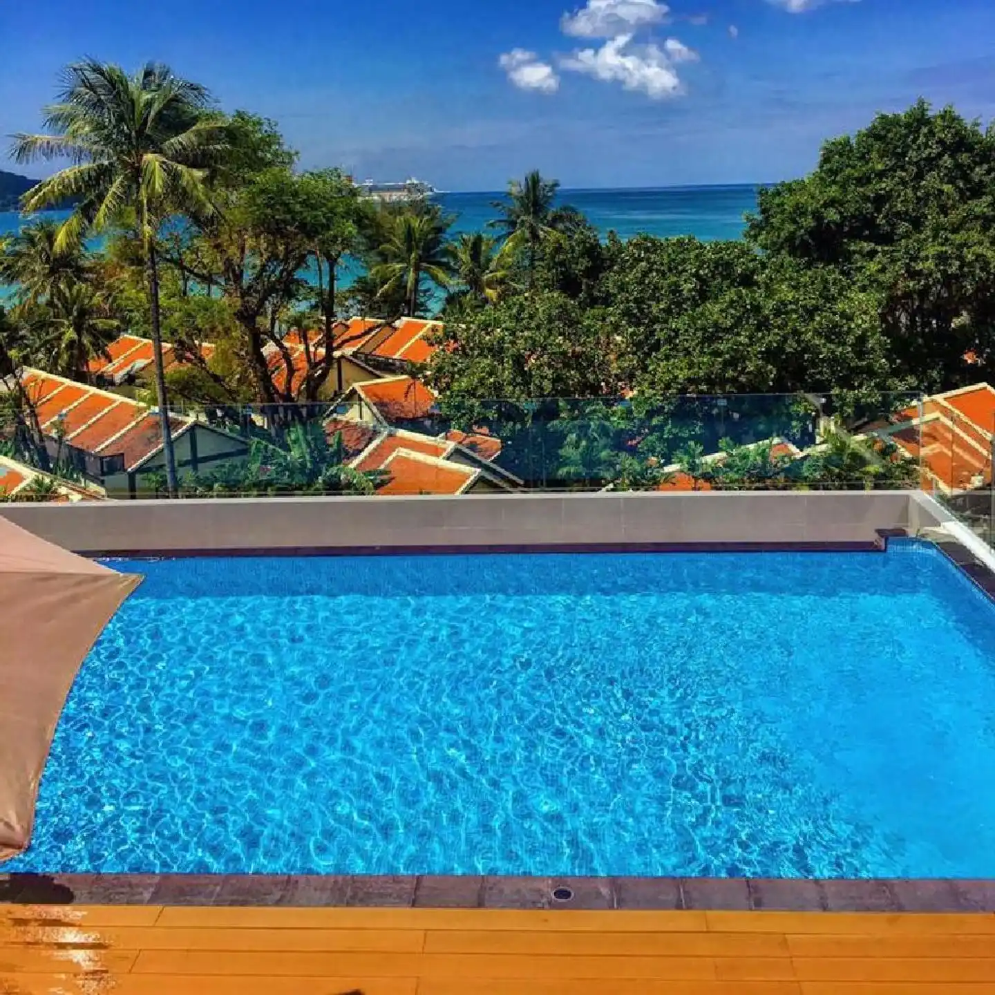 Clarian Hotel Beach Patong Pool