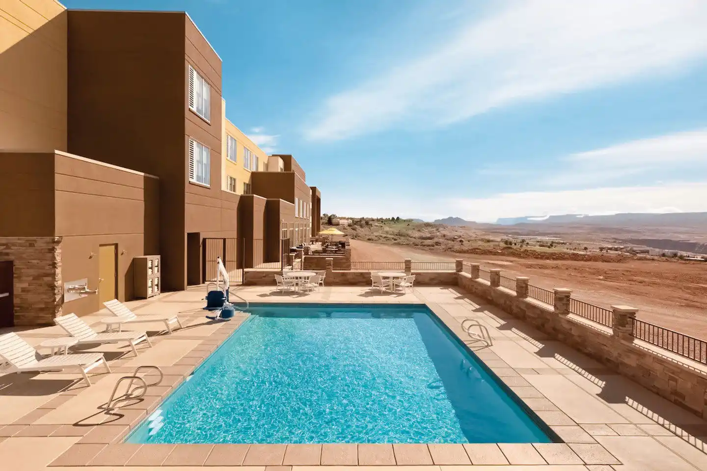 Hyatt Place Page Lake Powell Pool