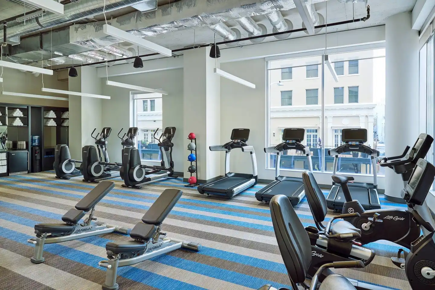 Element Austin Downtown Sport und Entertainment