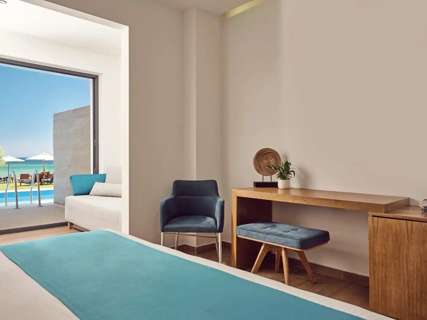 Cavo Orient Beach Hotel Wohnbeispiel