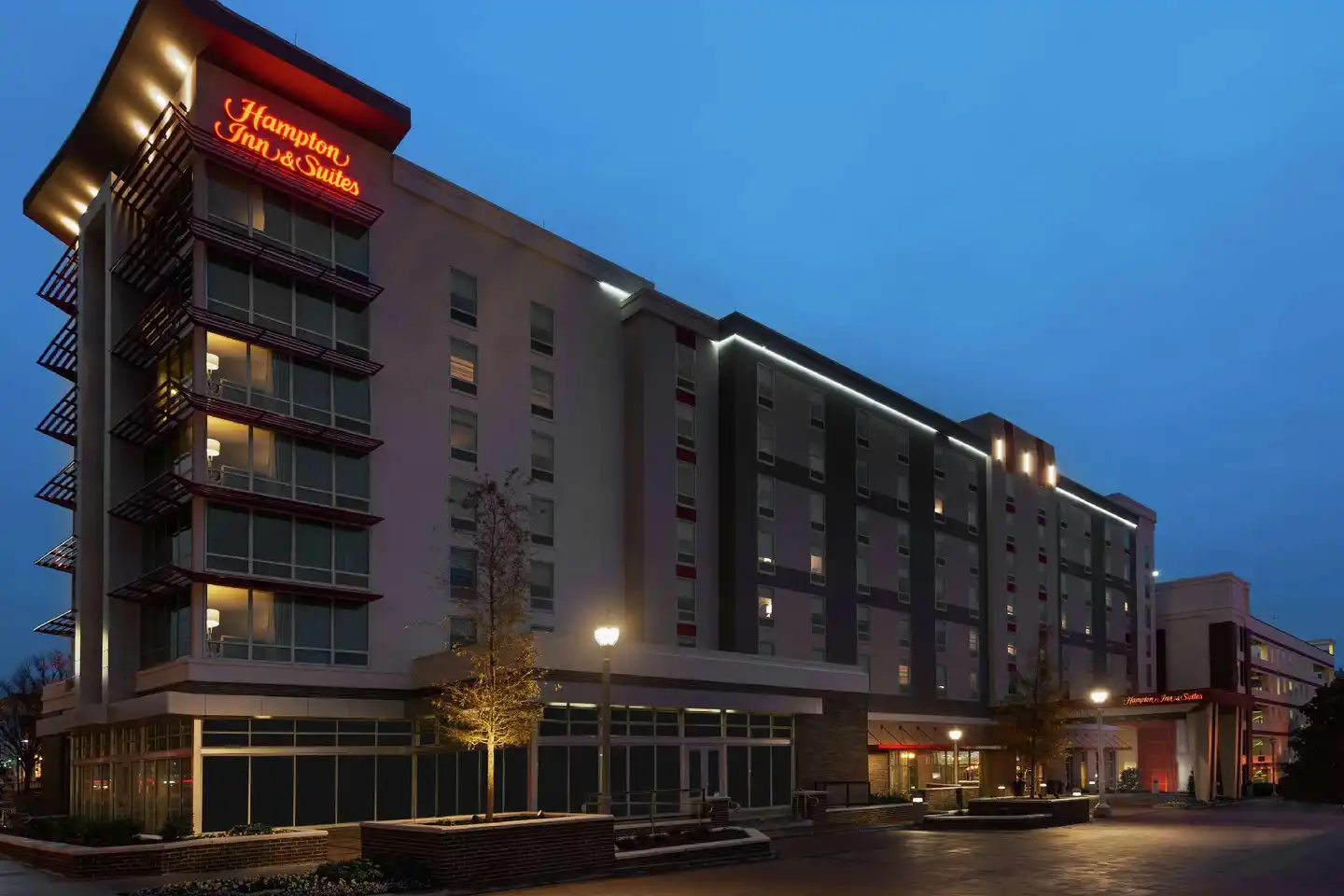 Hampton Inn & Suites Atlanta Buckhead Place Aussenansicht