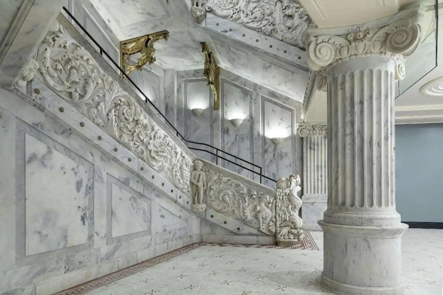 The Candler Hotel Atlanta, Curio Collection by Hilton Lobby
