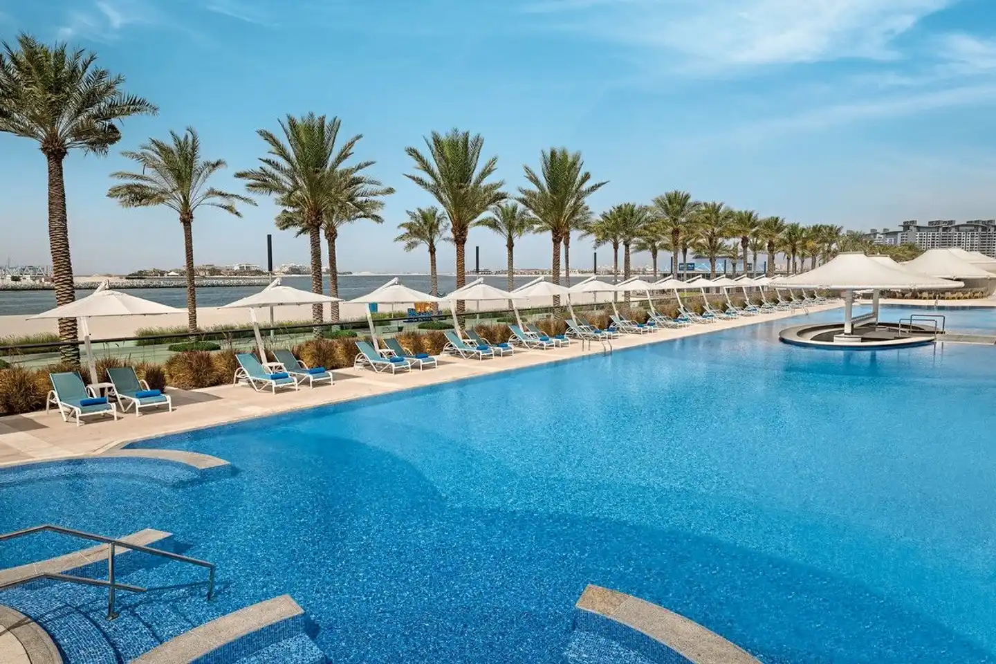 Hilton Dubai Palm Jumeirah Pool