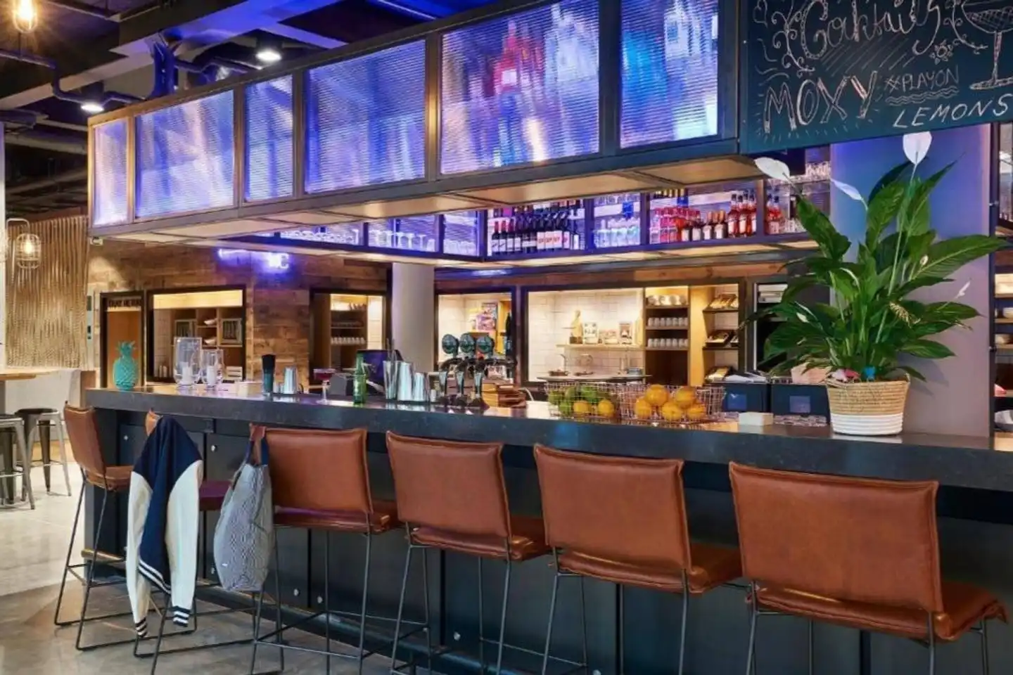 Moxy Dublin City Bar