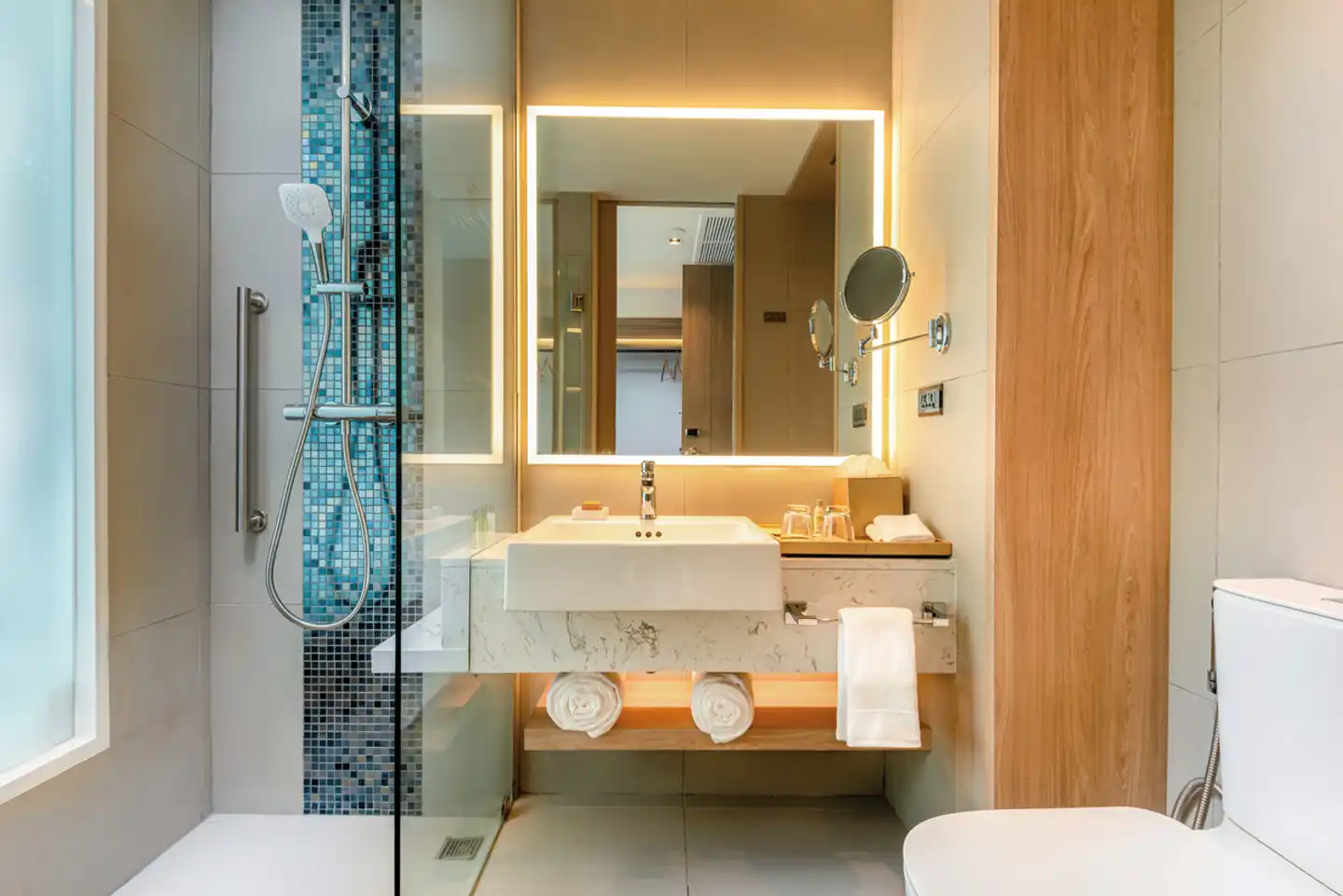 Hilton Garden Inn Phuket Bang Tao Badezimmer