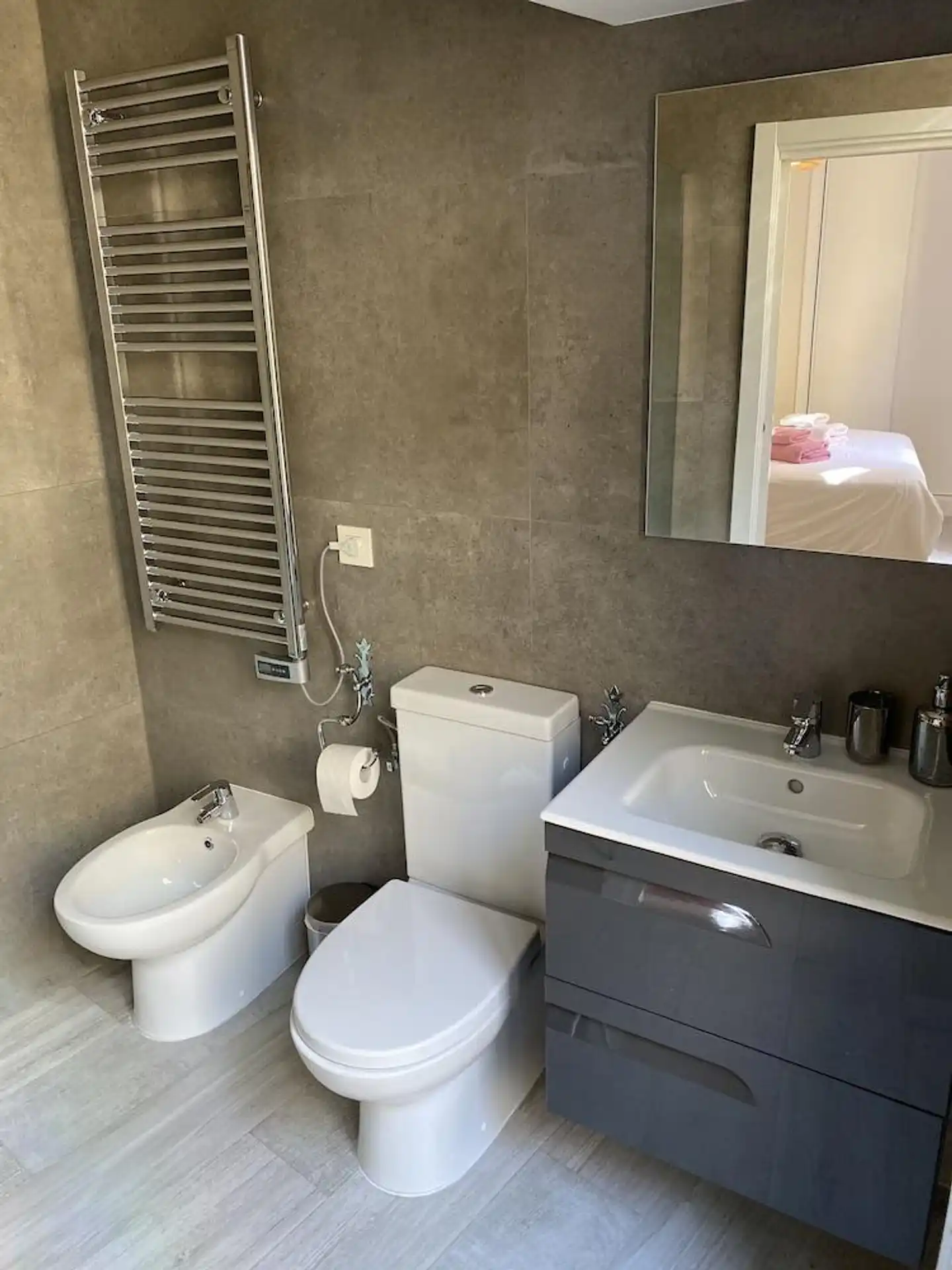 Plaza Mayor Suites & Apartments Badezimmer