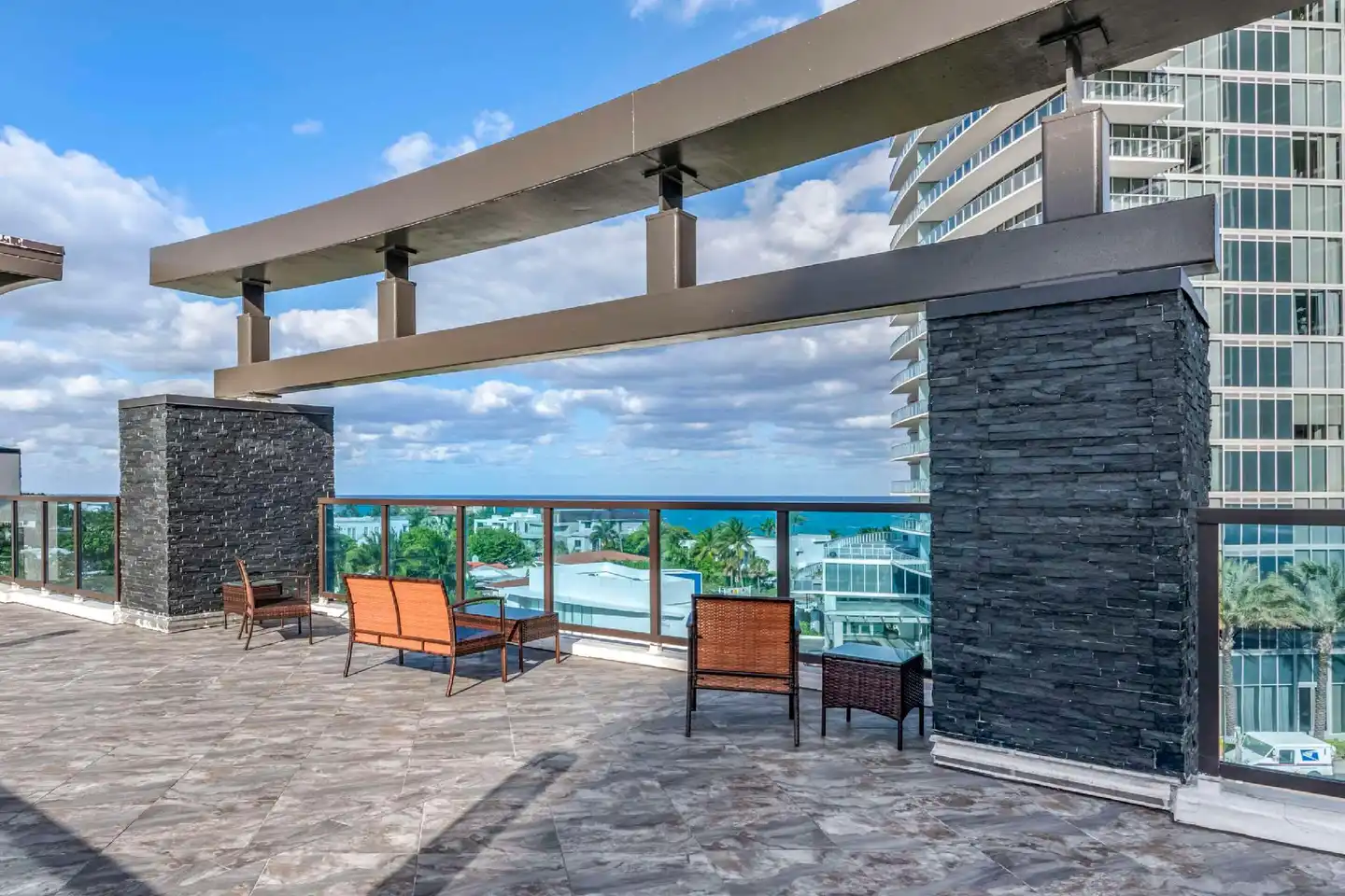 Cambria Hotel Fort Lauderdale Beach Terrasse