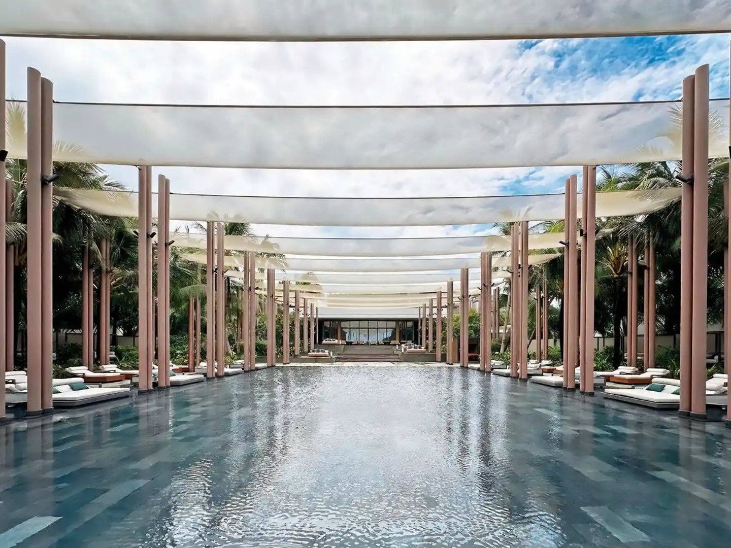 Regent Phu Quoc Hallenbad