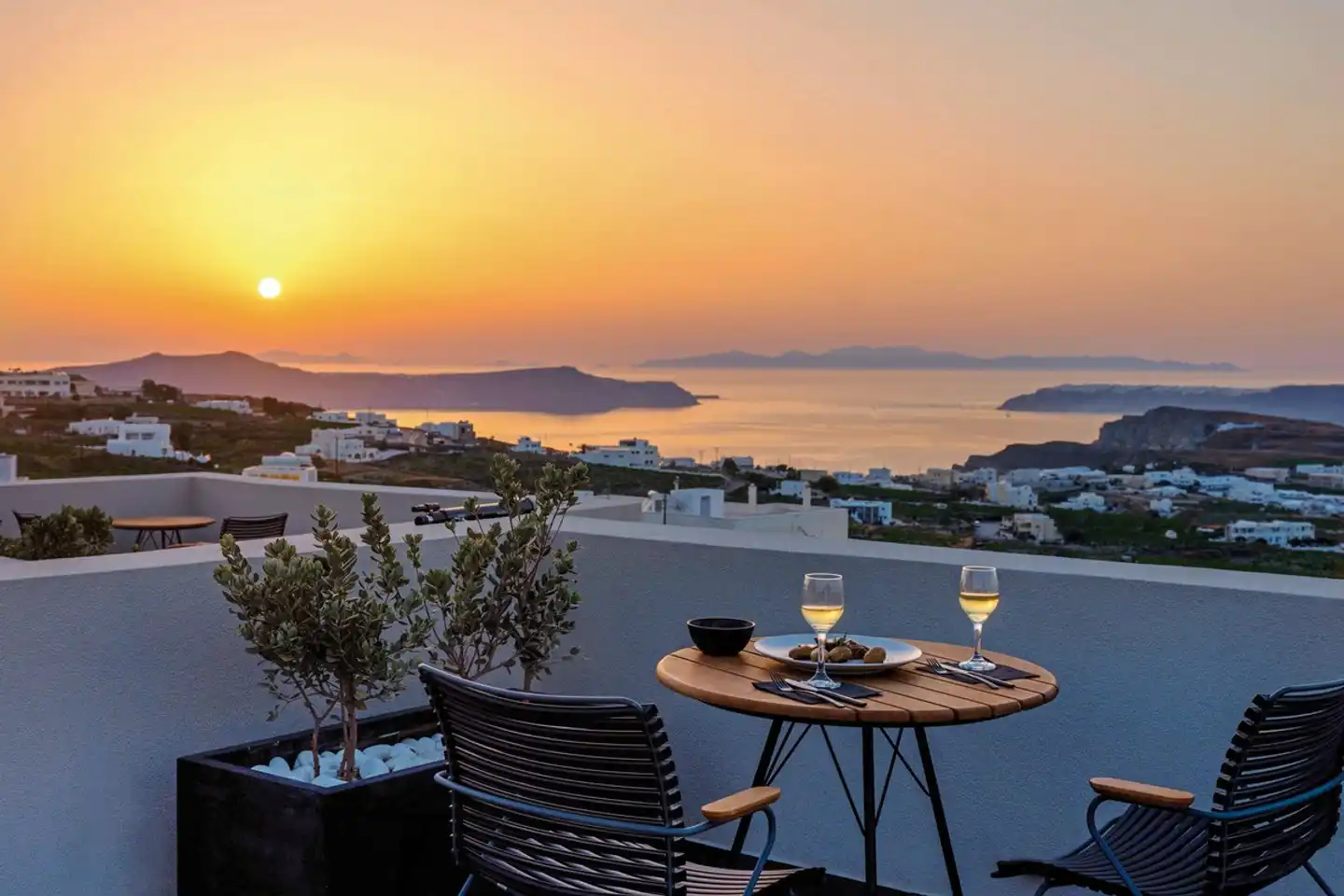 Apikia Santorin Terrasse