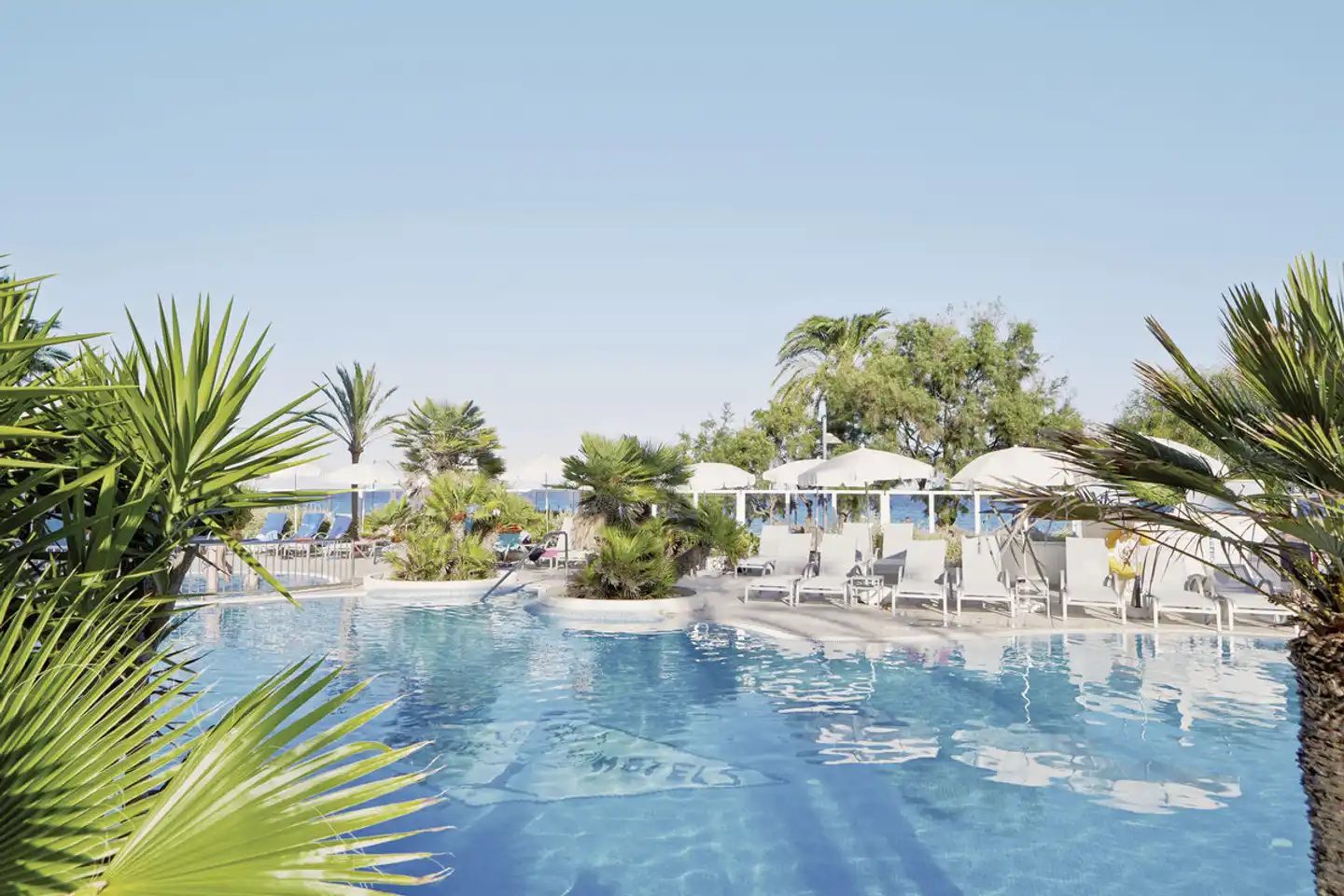 Sabina Hotel & Suites Pool