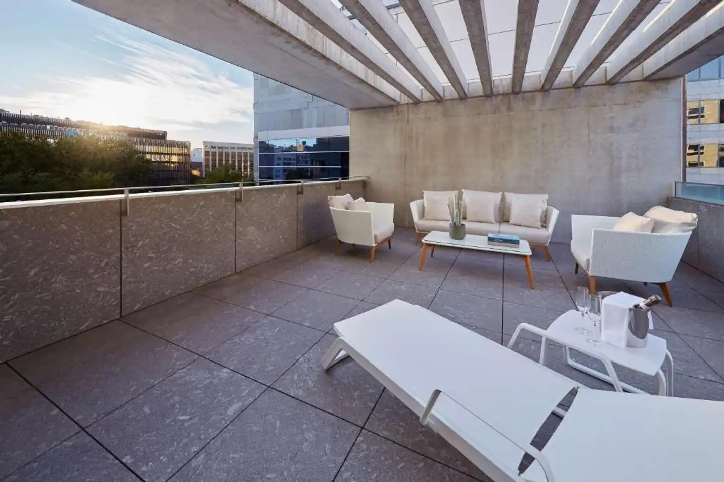 Hyatt Regency Madrid Residences Hallenbad