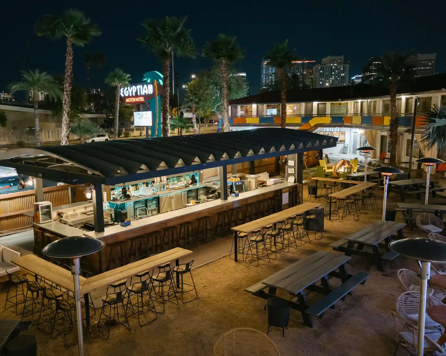 Egyptian Motor Hotel, BW Signature Collection Bar