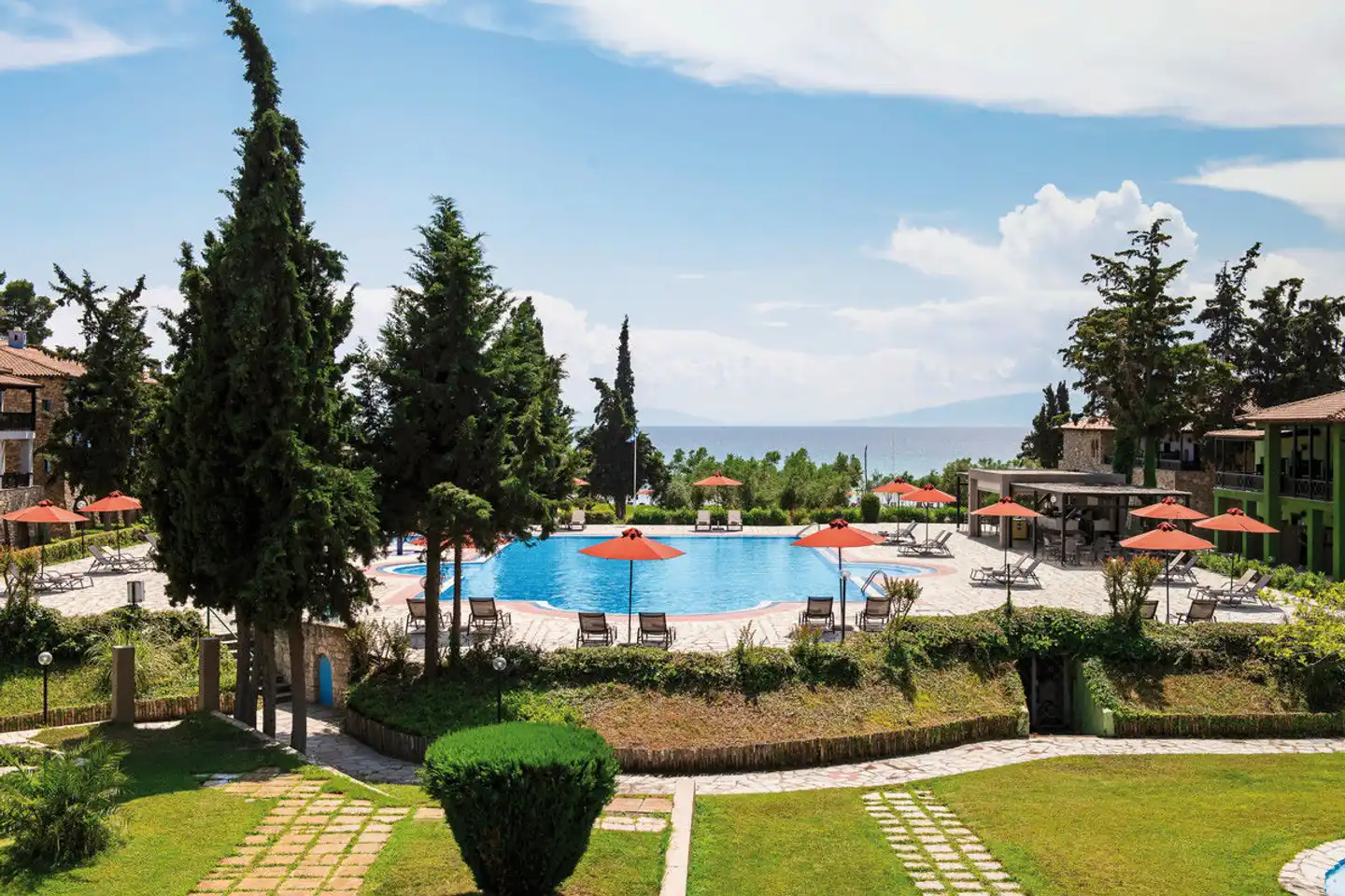 Simantro Resort Pool