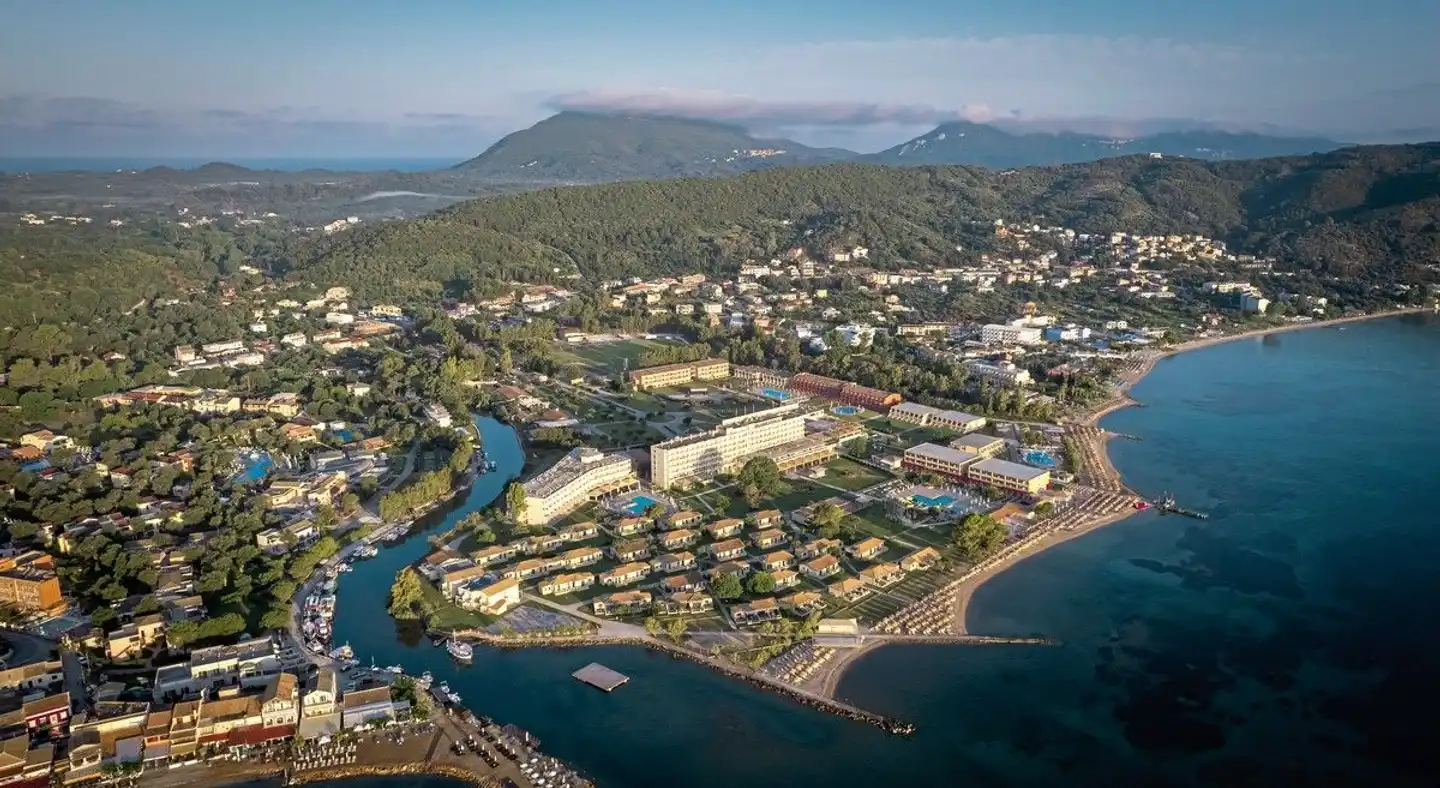 Mitsis Messonghi Beach Hotel Landschaft