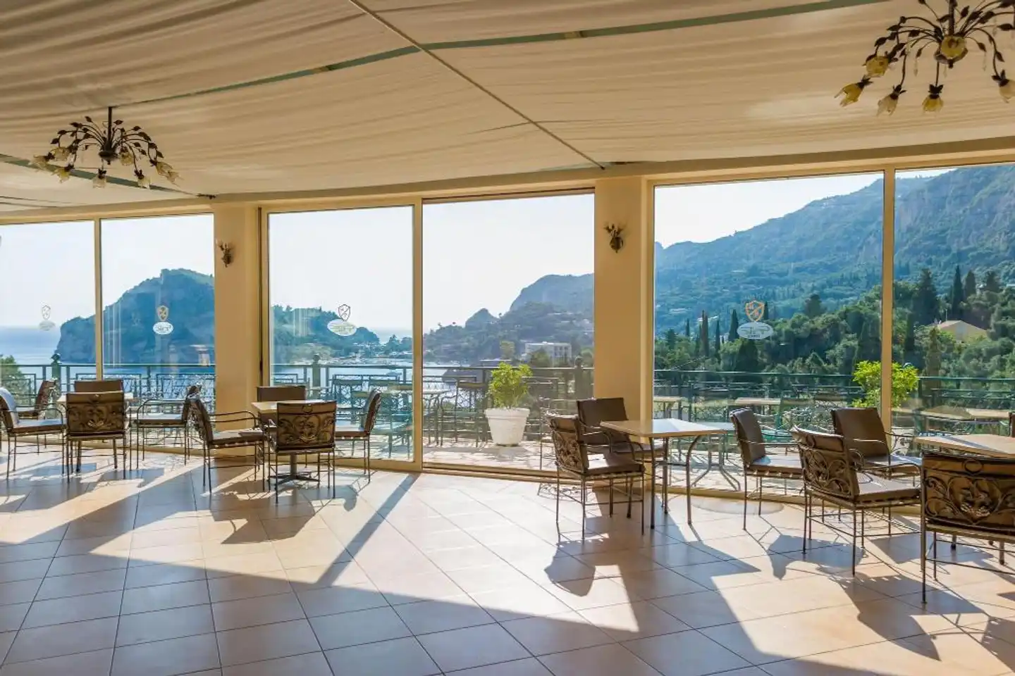 CNic Paleo ArtNouveau Hotel Terrasse