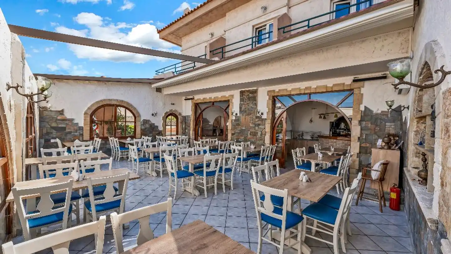 Erato Hotel Terrasse
