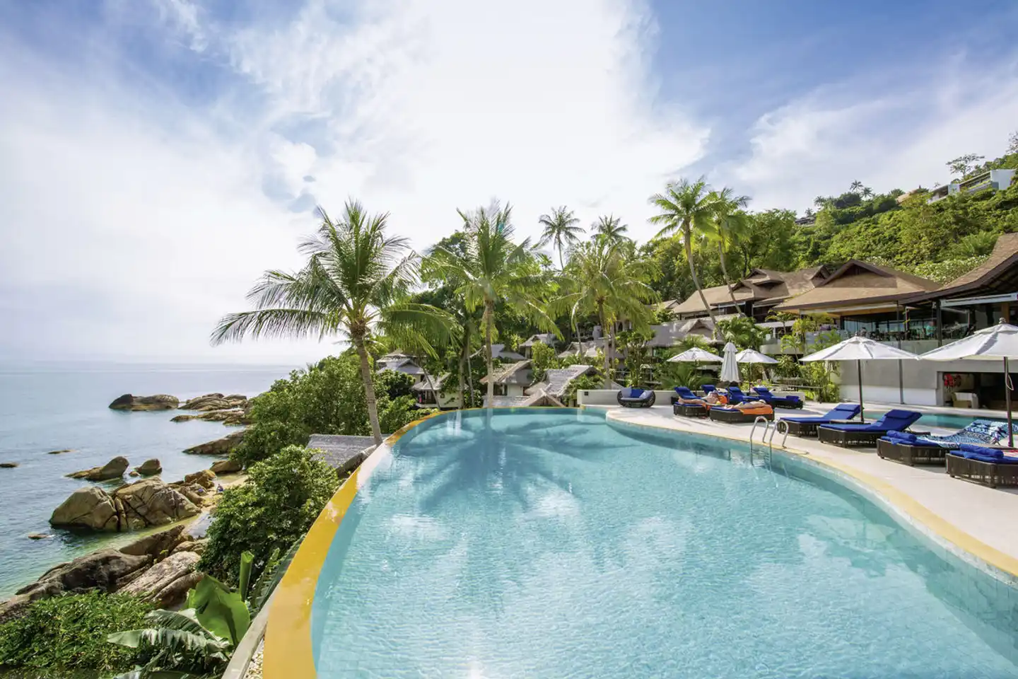 Coral Cliff Beach Resort Pool